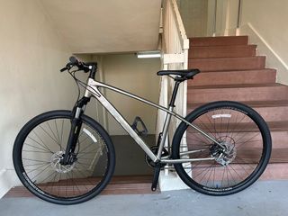 (Category: ) located in . Submitted by bike2x (Listing ID 1262682859, Image 1). Description: .