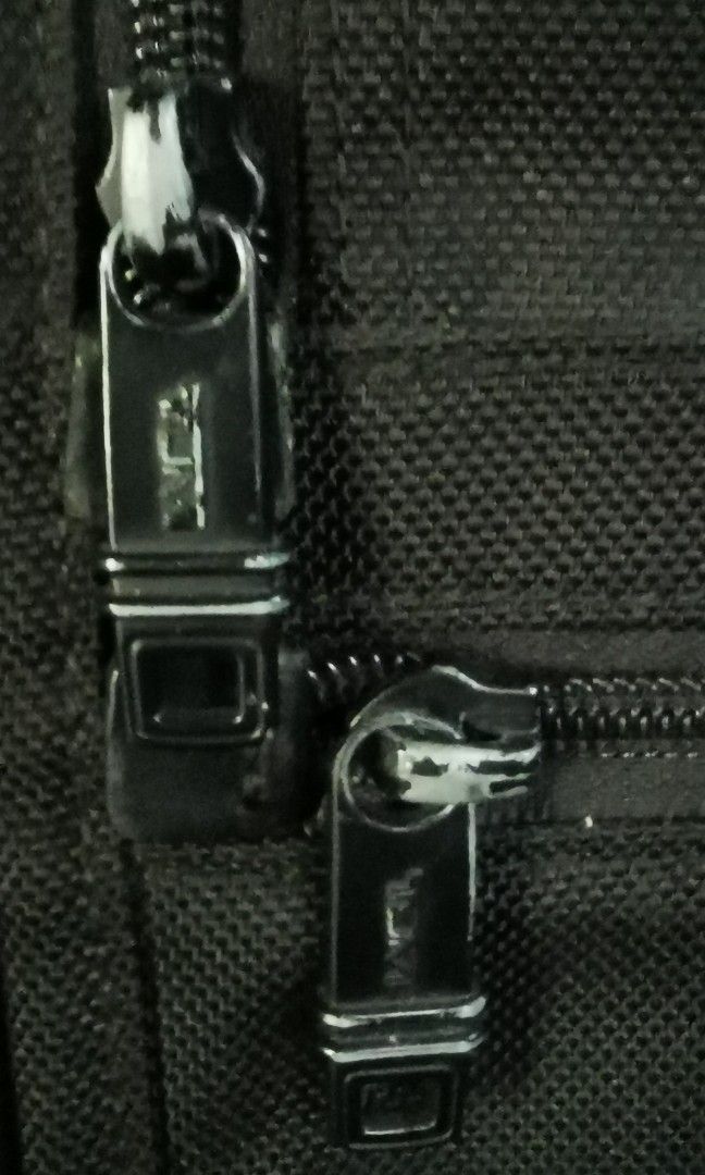Tumi alpha lightweight hotsell