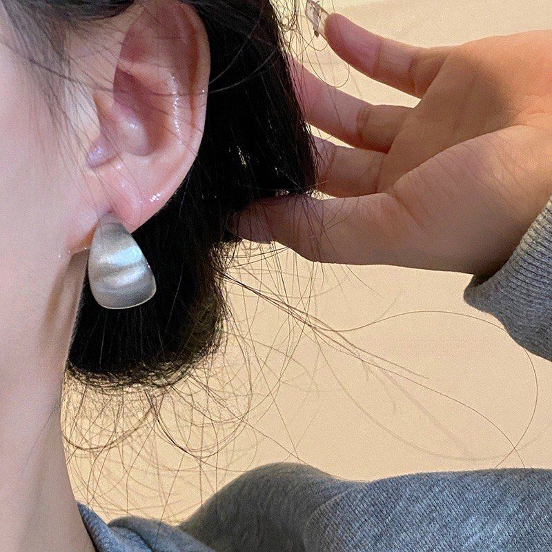 Uri Matte Silver Earrings
