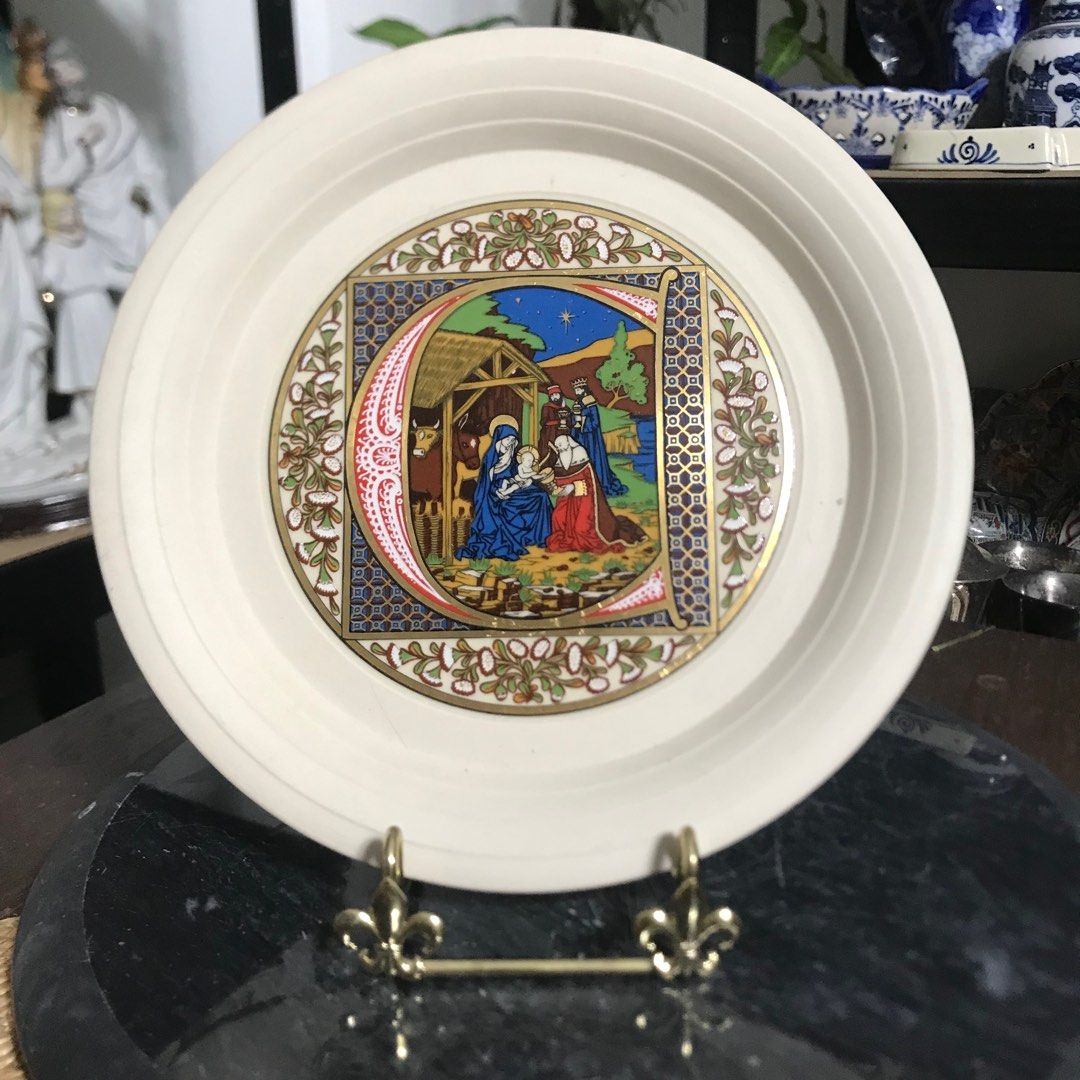 Avon christmas plate 1979