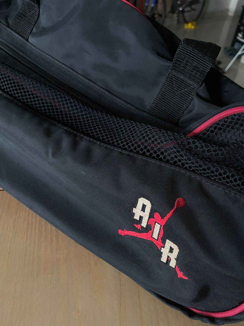 Nike air jordan duffle hotsell bag
