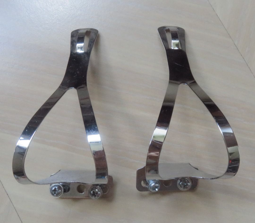 Wellgo Stainless Steel Toe Clips Size M