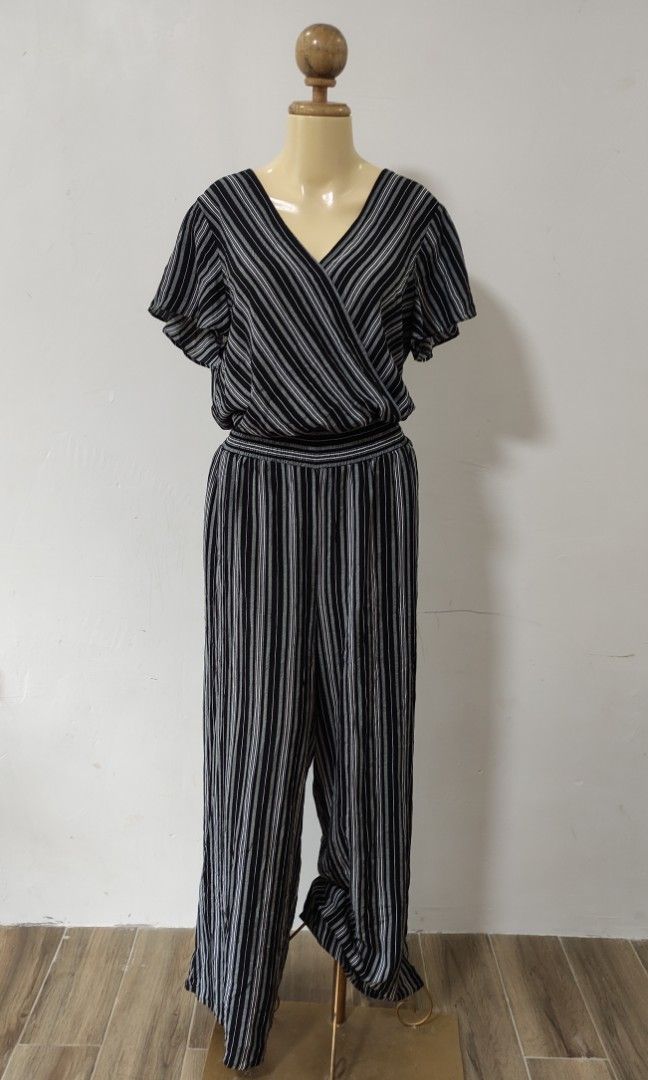 Apt clearance 9 jumpsuit