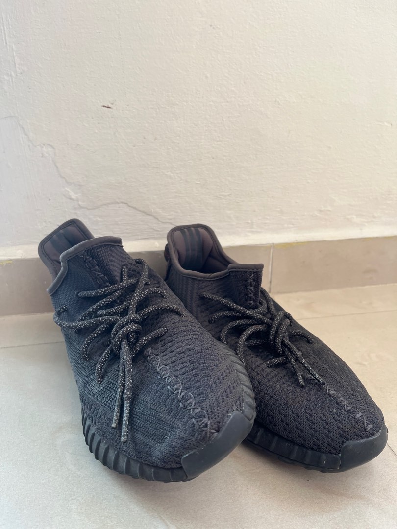 Yeezy 350 black non reflective store
