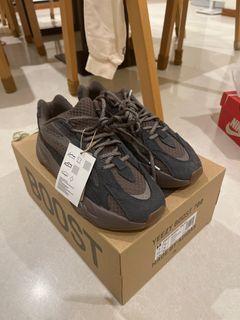 Yeezy boost 700 store mauve retail price
