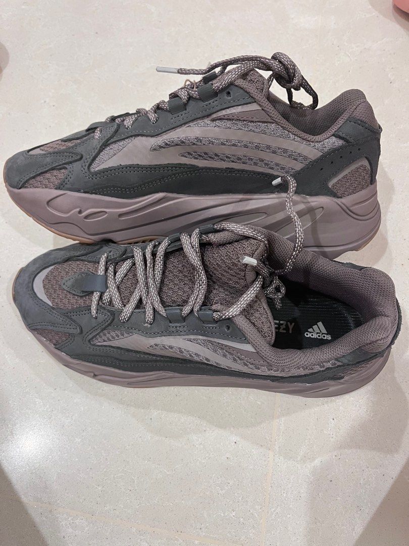 Yeezy Boost 700 V2 mauve Men s Fashion Footwear Sneakers on