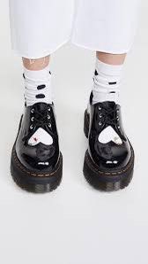Doc martens sales hello kitty 1461