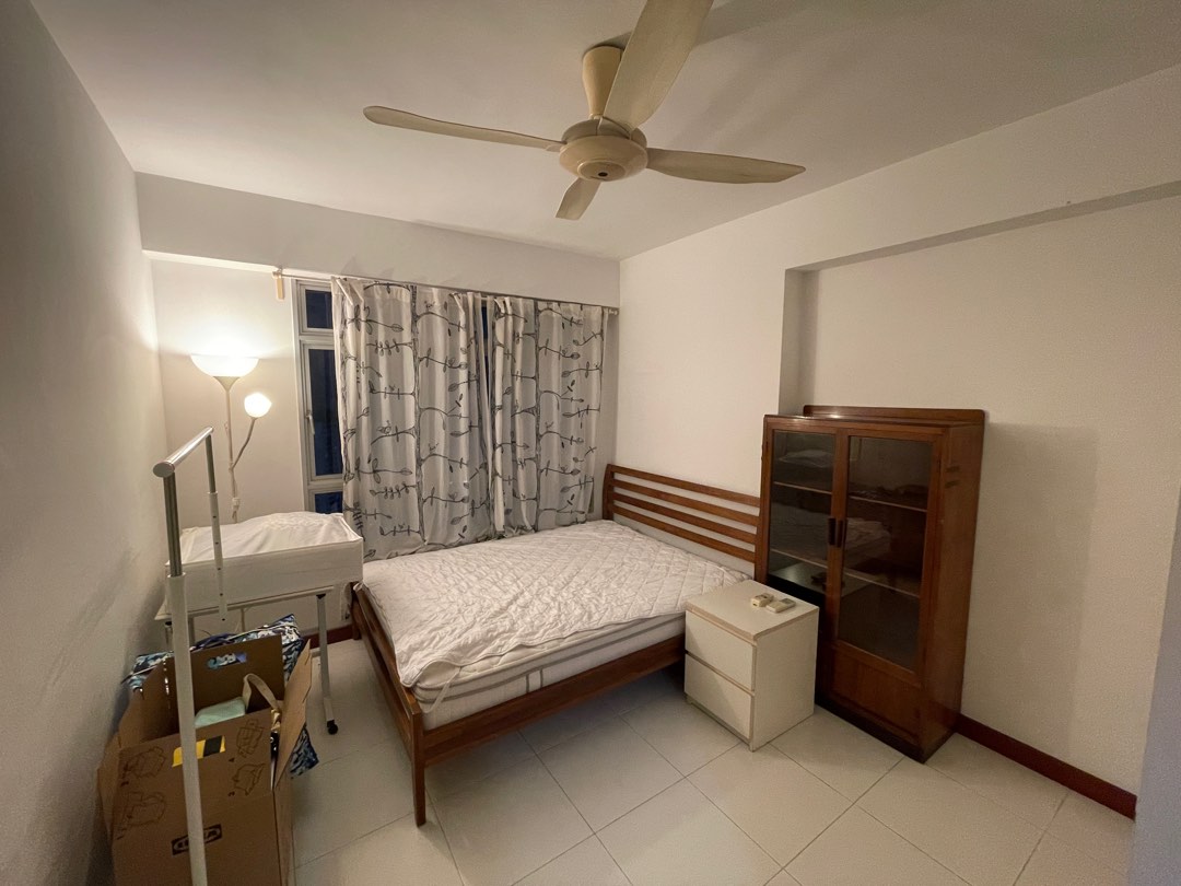 Common room , Buona Vista Mrt, Property, Rentals, Room Rentals on Carousell