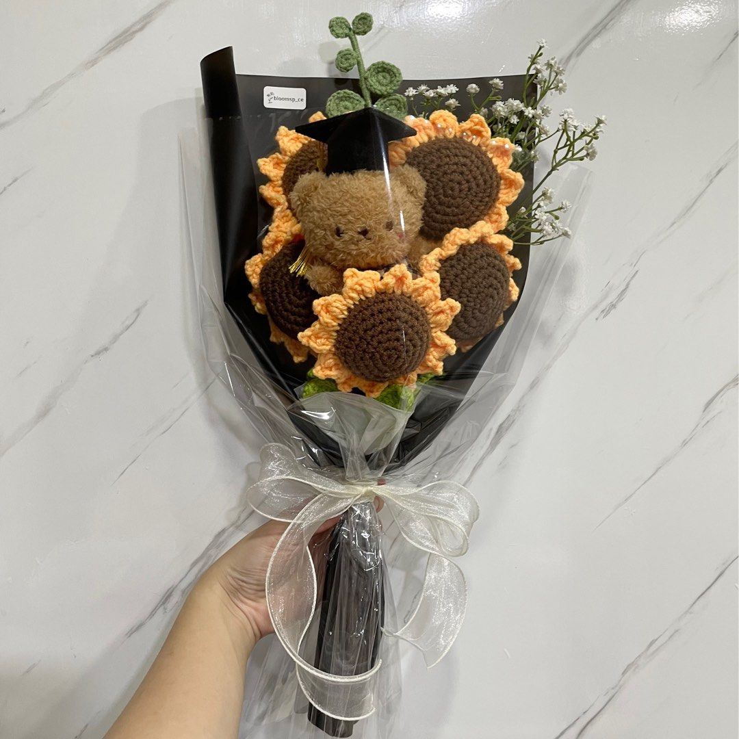 Hand bouquet, Hobbies & Toys, Stationery & Craft, Flowers & Bouquets on  Carousell