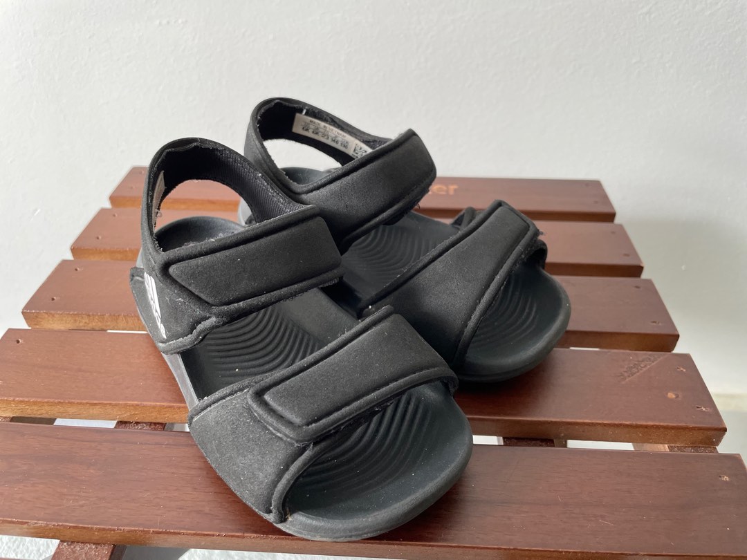 Adidas Altaswim C Unisex Kids Sandals, Legblu/Legblu/Glogry, 31 EU: Buy  Online at Best Price in UAE - Amazon.ae
