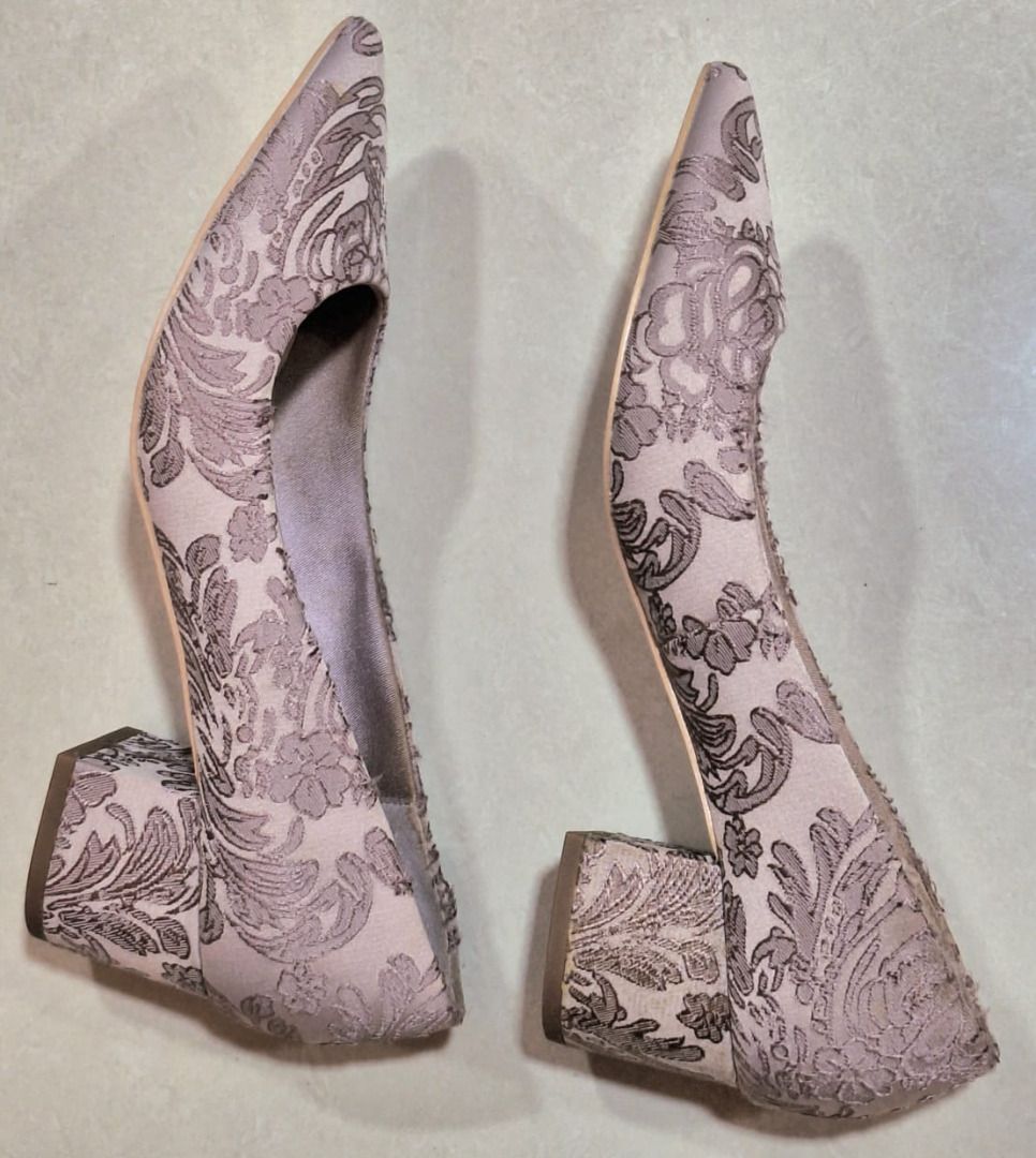 Bata Unique Embroidered Silk Pumps High Heels Shoes Women s