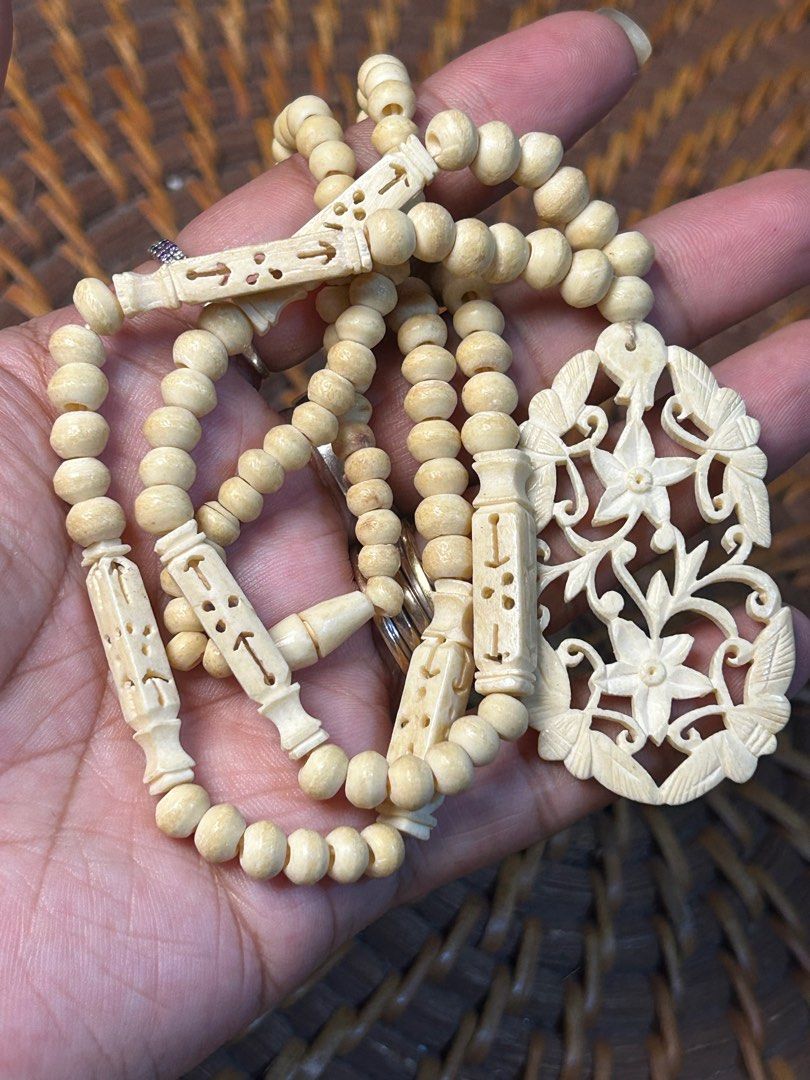 BONE Vintage long necklace from Japan Women s Fashion Jewelry