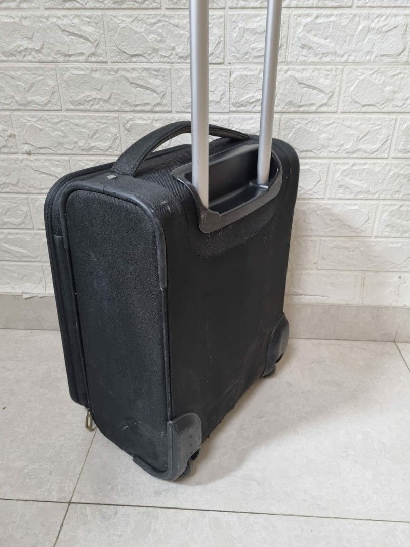 Cabin Luggage 2ndhand good condition 2 wheels 2handed trolley