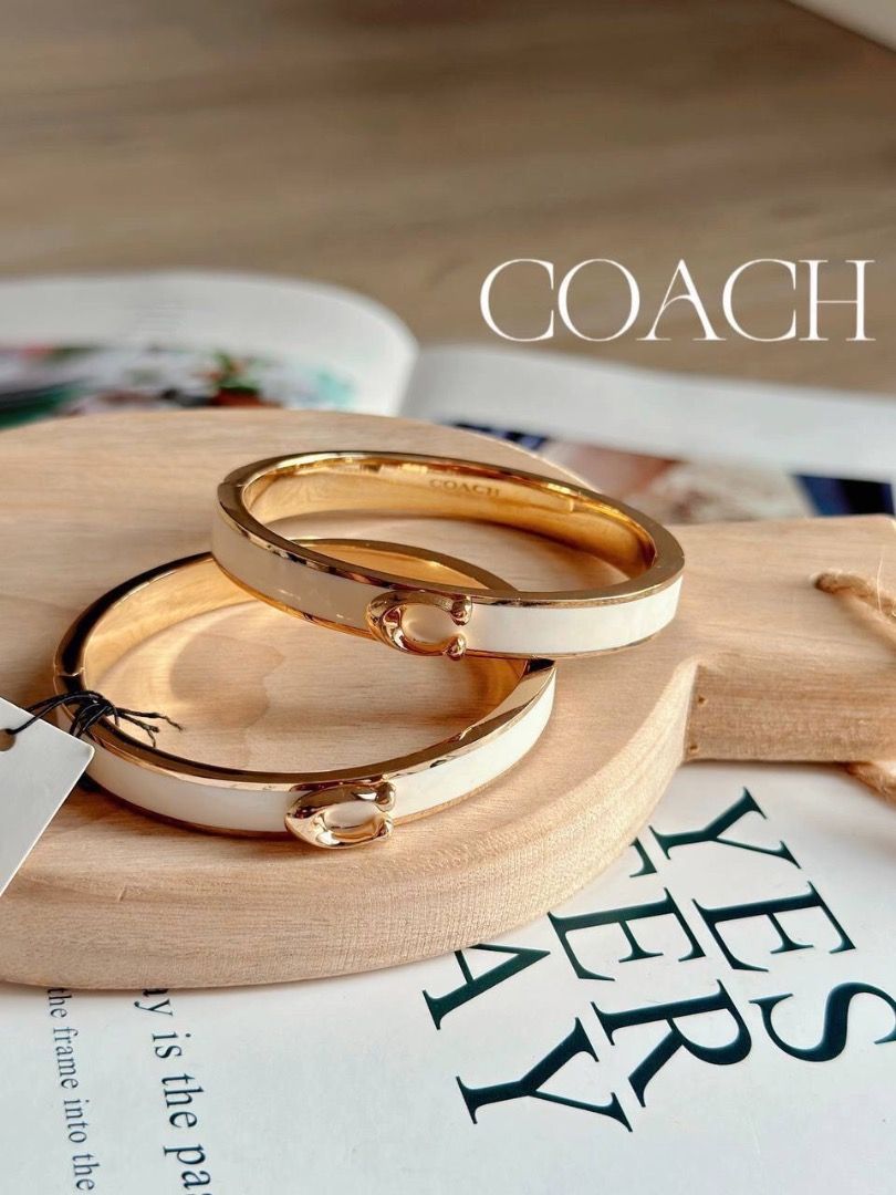 Coach new women s bracelet classic C logo enamel magnetic buckle classic Lifestyle CoachDaily Coachwallet Coachslingbag Coachbelt