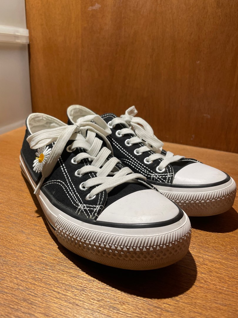 Converse Daisy Sneakers, Women's Fashion, Footwear, Sneakers on Carousell