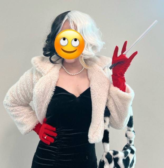 Cruella Halloween costume accessories