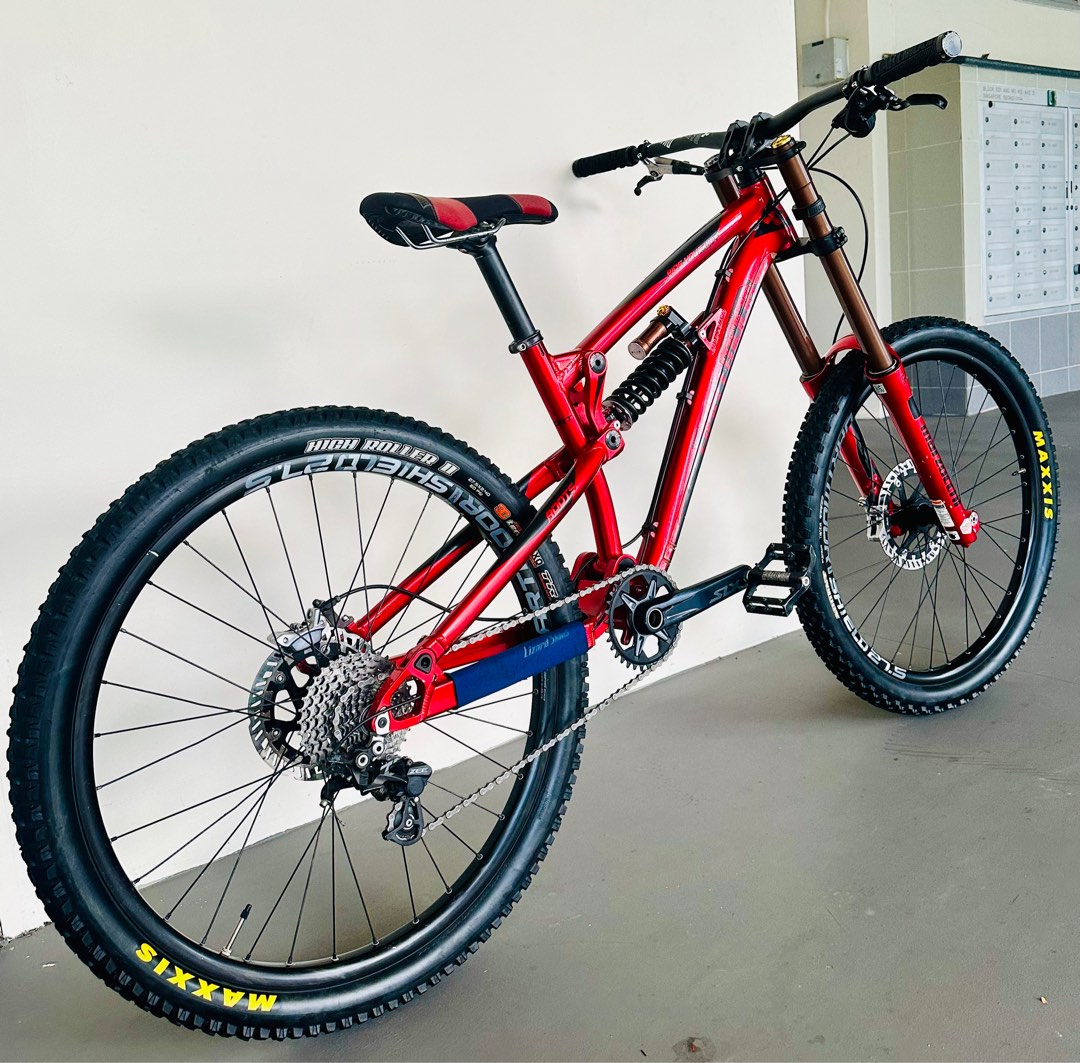 Dartmoor Roots DH bike 27.5 wheel M size Sports Equipment