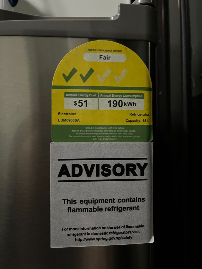 ELECTROLUX EUM0900SA MINI BAR FRIDGE, TV & Home Appliances, Kitchen