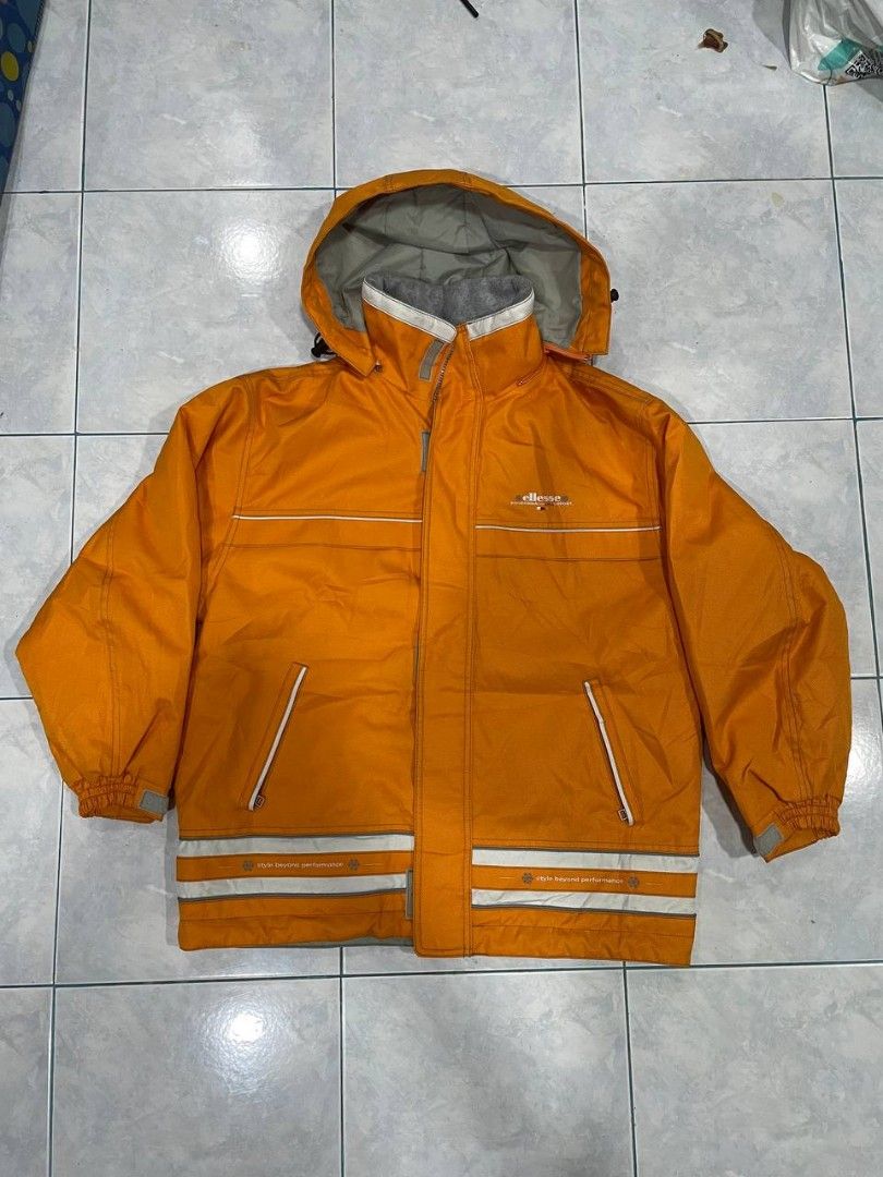 Ellesse winter jacket Men s Fashion Activewear on Carousell