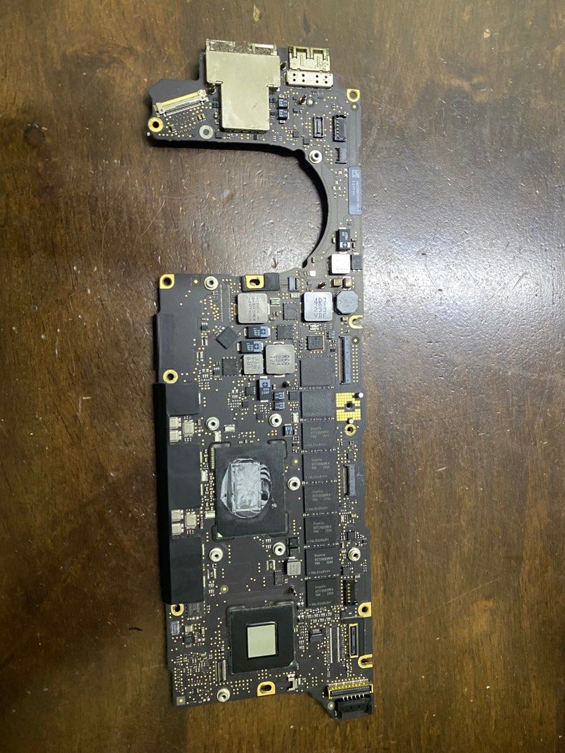 Faulty MacBook Pro motherboard (spare parts), Computers & Tech, Parts