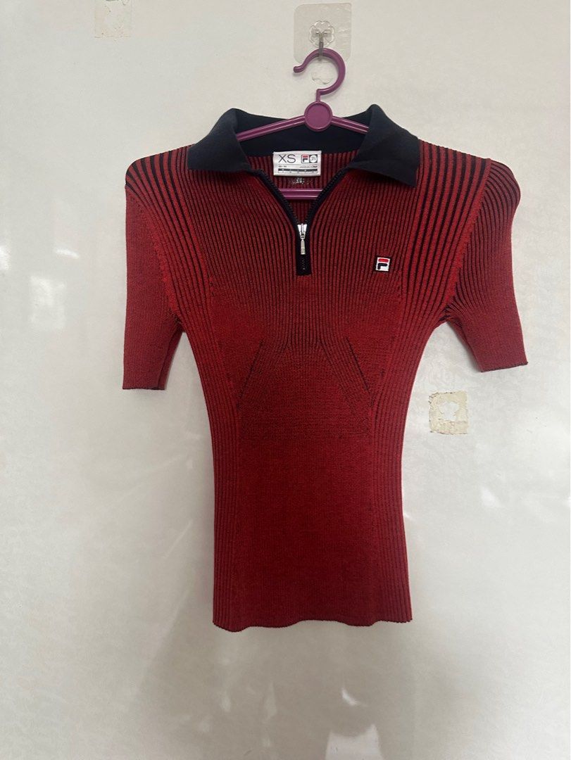 Maroon online fila shirt