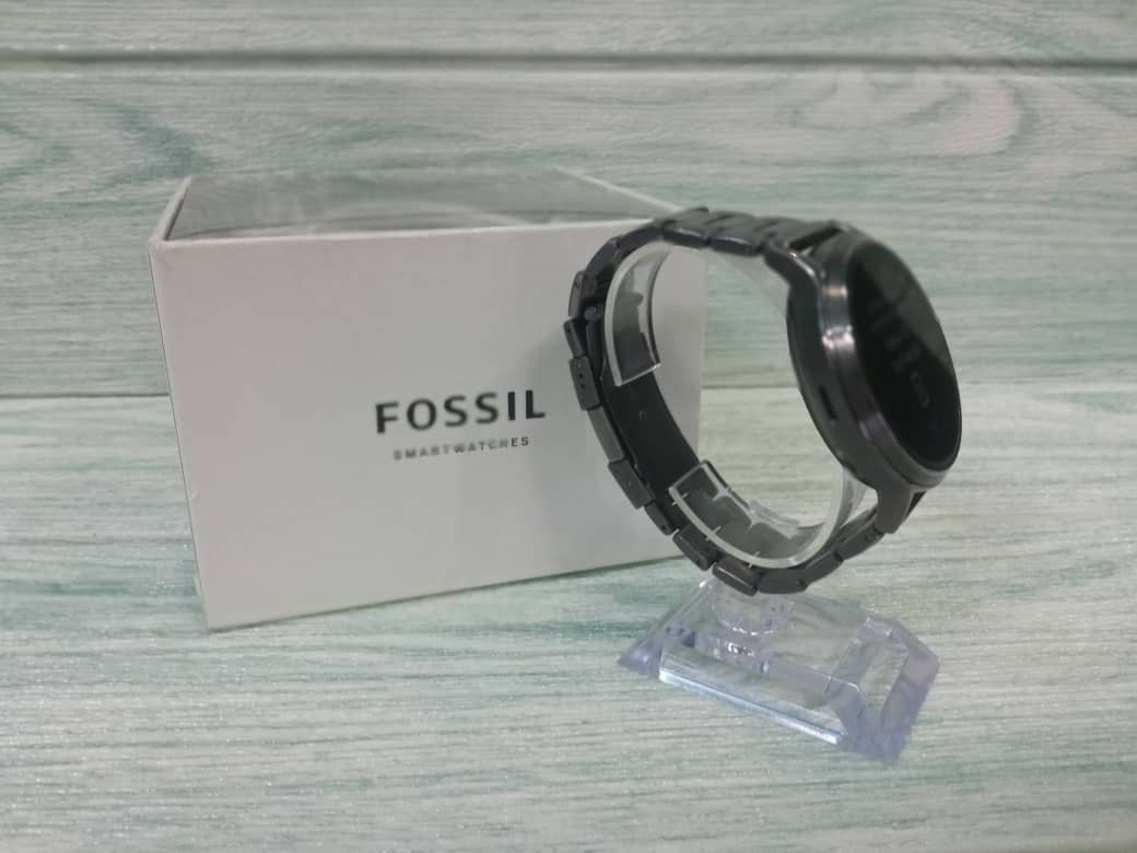 Fossil Smartwatch Model DW10F1