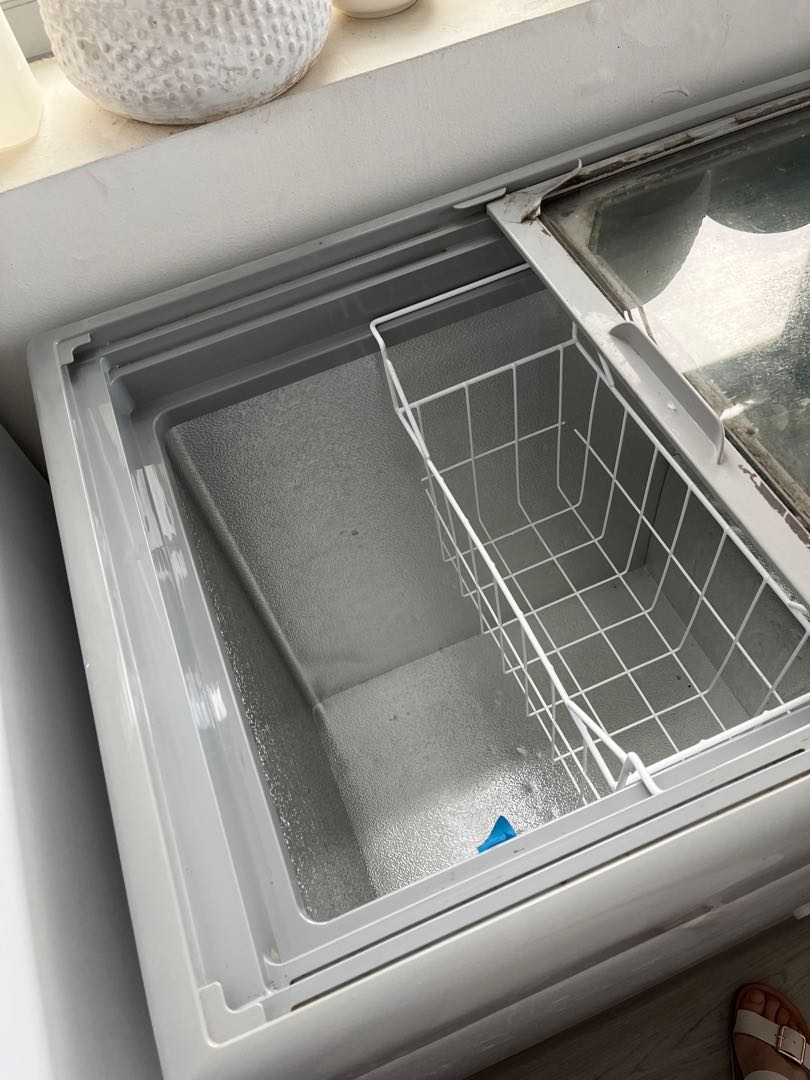 Fujidenzo chest freezer, TV & Home Appliances, Kitchen Appliances