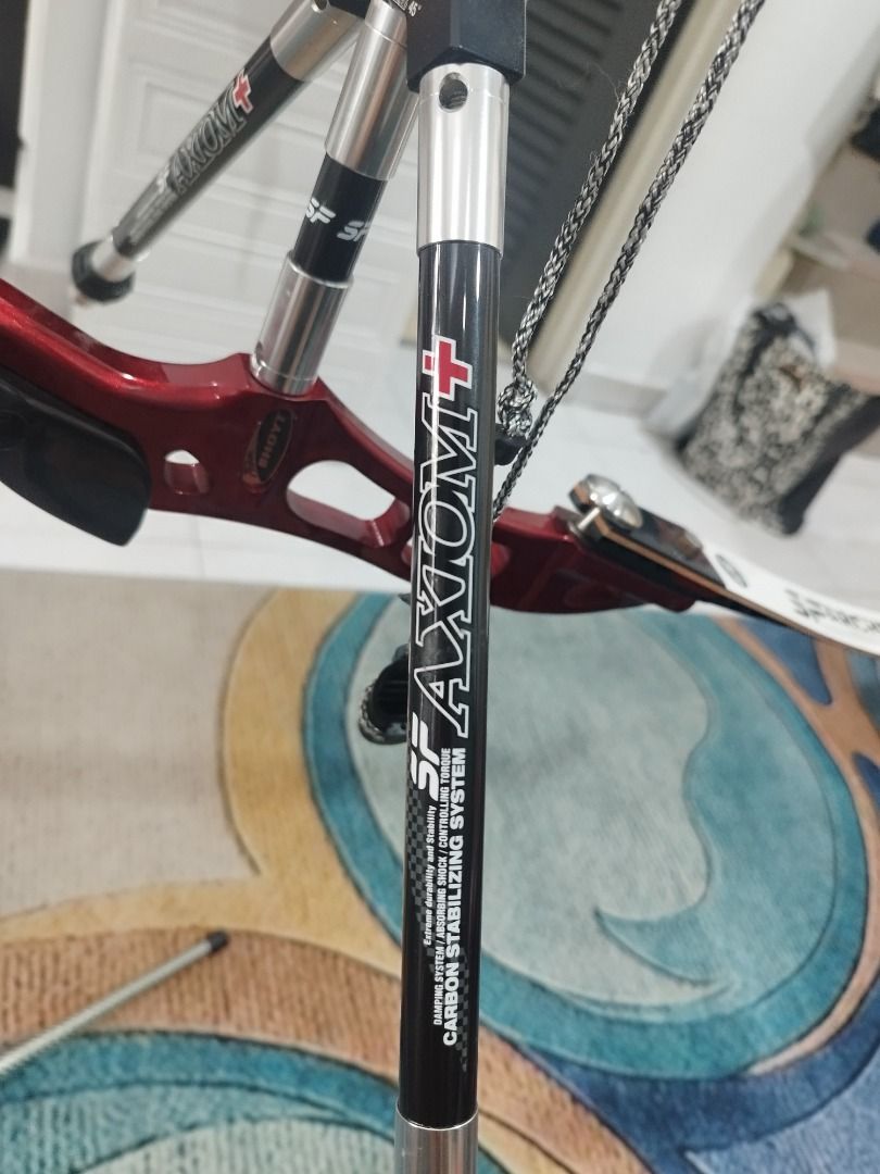 Full set Hoyt Horizon recurve bow with a dozen of arrows including