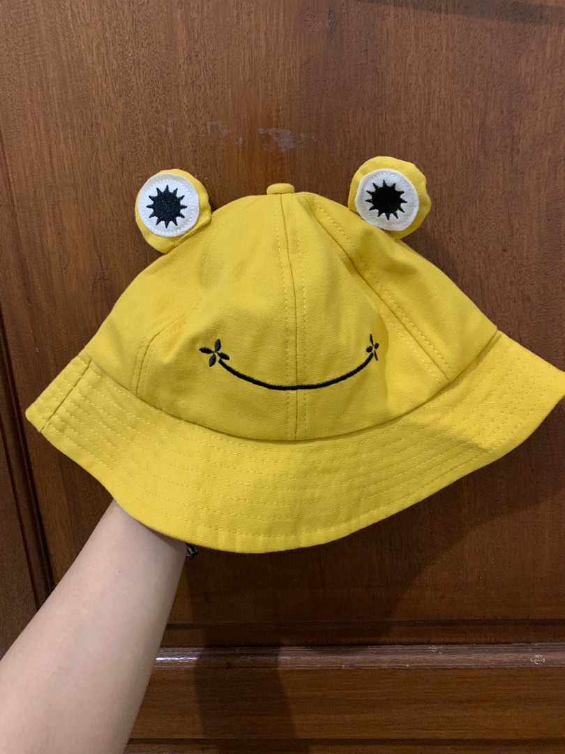 harry styles frog hat frog bucket hat, Fesyen Pria, Aksesoris, Topi