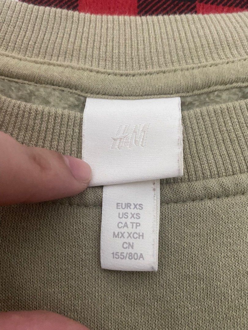 https://www.carousell.ph/p/h-m-mount-rainier-sweater-sweatshirt-1258131769/
