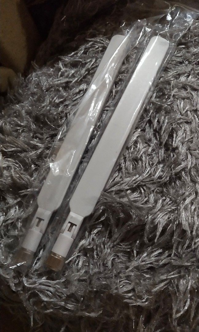 Huawei modem antenna (Category: Networking) located in Manila. Submitted by onlineshopmate (Listing ID 1258049368, Image 2). Description: 【XMT】 4G Antenna SMA Male for 4G LTE Router External Antenna for Huawei Wires SMA for E8372, B3172 B310 B312 B315 B593 Routers.