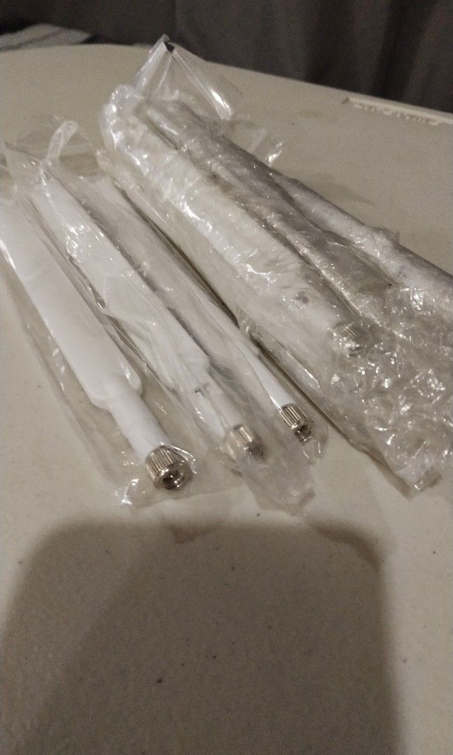 Huawei modem antenna (Category: Networking) located in Manila. Submitted by onlineshopmate (Listing ID 1258049368, Image 1). Description: 【XMT】 4G Antenna SMA Male for 4G LTE Router External Antenna for Huawei Wires SMA for E8372, B3172 B310 B312 B315 B593 Routers.
