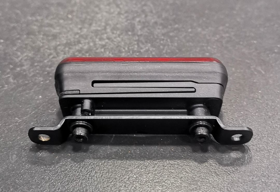 Knog Blinder Link Rear Rack Light, Sports Equipment, Bicycles & Parts ...