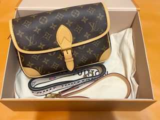 （分類：）位於 。 由 sellbagworker 提交（商品編號 1258201384，圖片 1）。簡介： 。