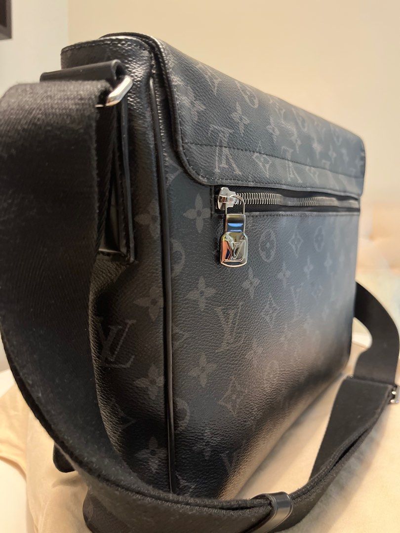 Louis vuitton best sale district mm monogram