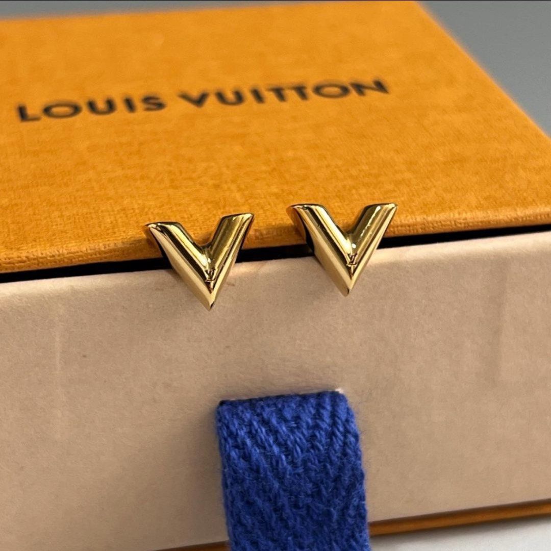 Louis Vuitton V Stud Earrings - Luxury Helsinki