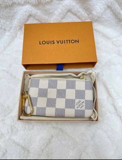 Louis Vuitton Black M4055N Glossy Epi Electric Leather Sevigne Clutch/  Wallet on Chain