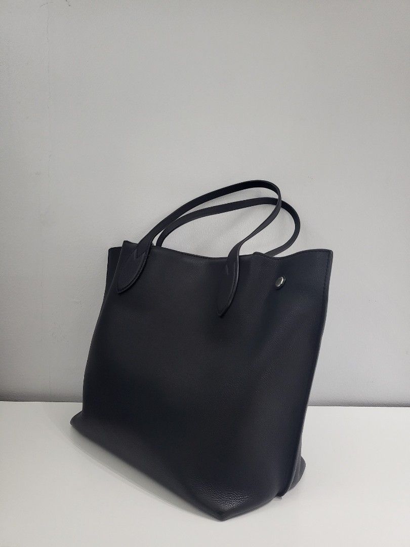 Louis Vuitton Lockme Go Tote in Black Leather (Date code: FL0220), Luxury,  Bags & Wallets on Carousell