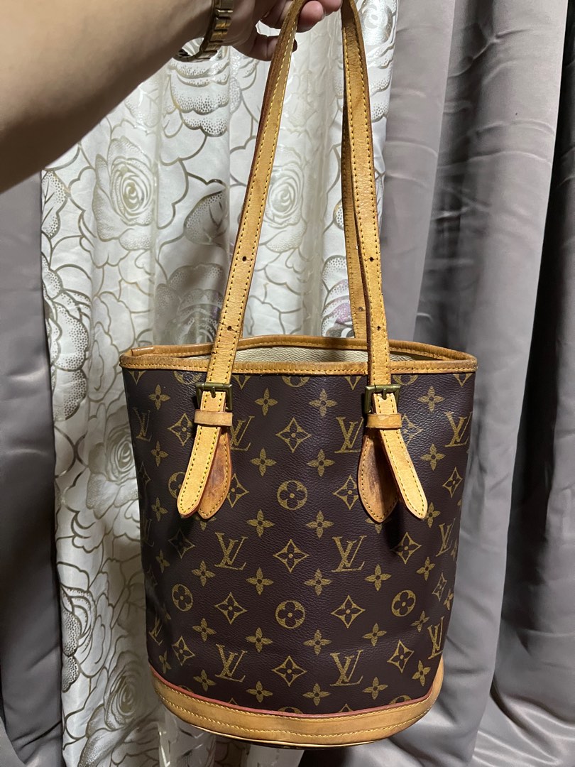 Bag Review: Vintage Louis Vuitton Monogram Petit Bucket 23 Bag