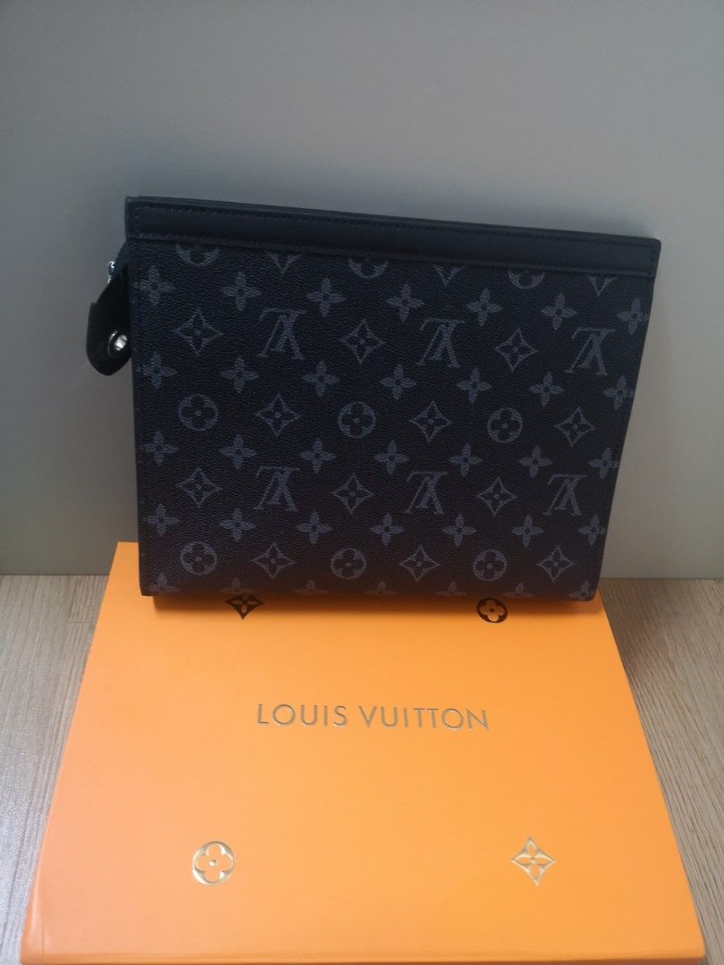 Louis Vuitton Aerogram iPad Pouch Black in Grained Calfskin Leather with  Black-tone - US