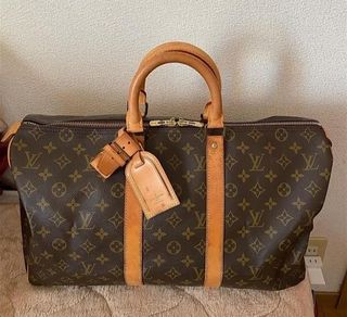 (Category: ) located in . Submitted by rarachang_closet (Listing ID 1258040470, Image 1). Description: .