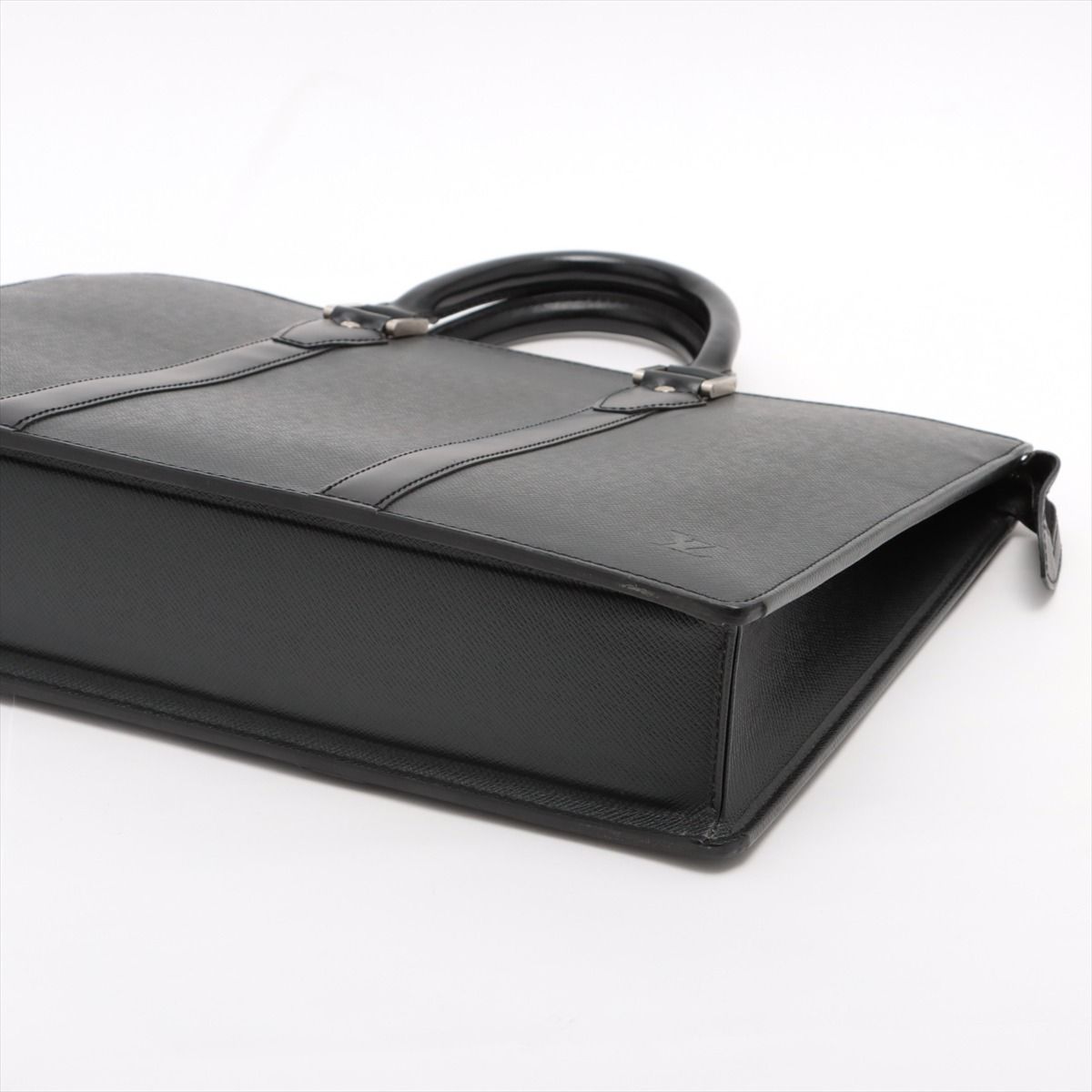 Louis Vuitton Taiga Porte Documents Lozan Business Bag M30052