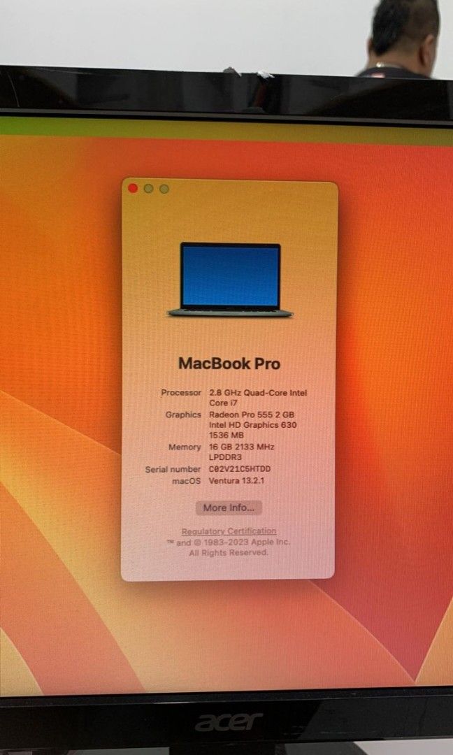 MacBook Pro 15 inch 16GB 256GB CORE i7 Radeon Pro 555 2GB Graphic Card  Intel HD Graphics 630 1536 MB ( Plz Read my description )
