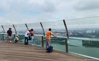 Marina Bay Sands SkyPark / Sampan Rides / Digital Light Canvas 