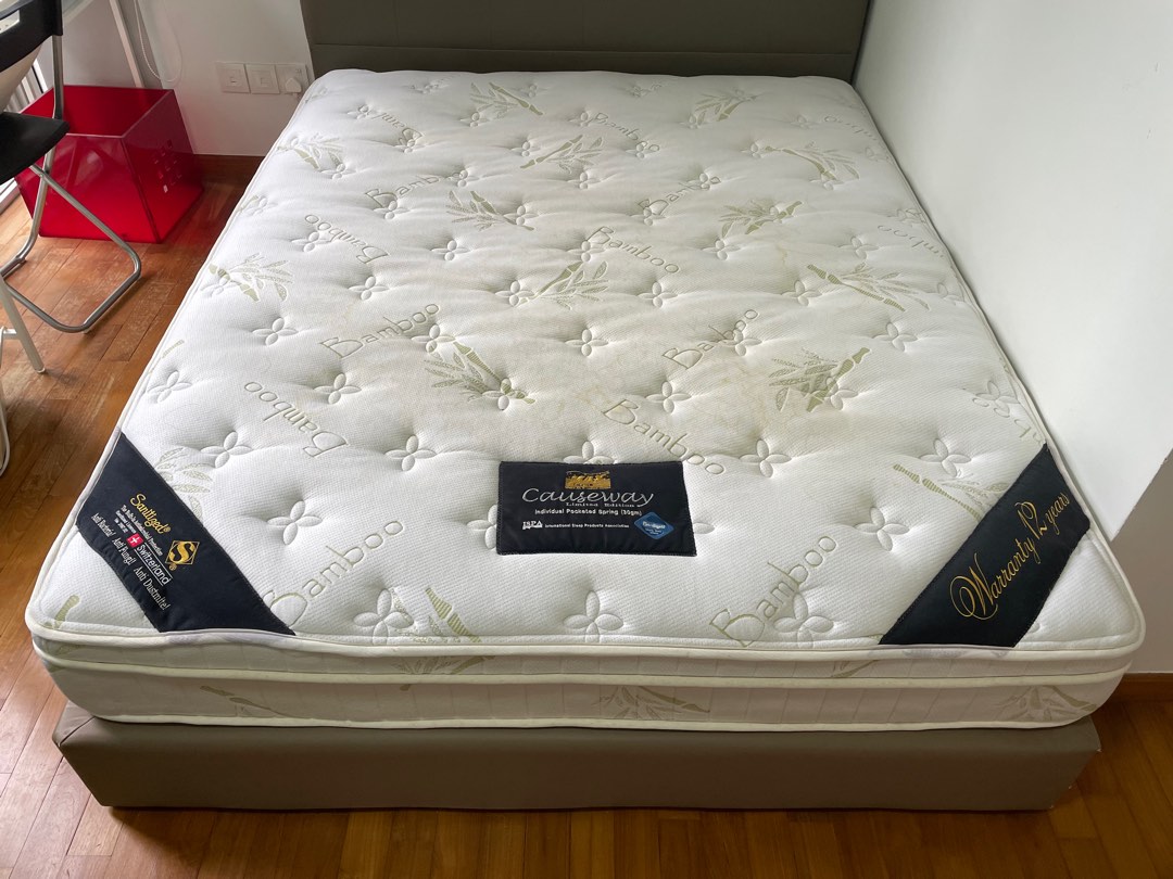 MaxCoil Queen Size Mattress, Furniture & Home Living, Furniture, Bed