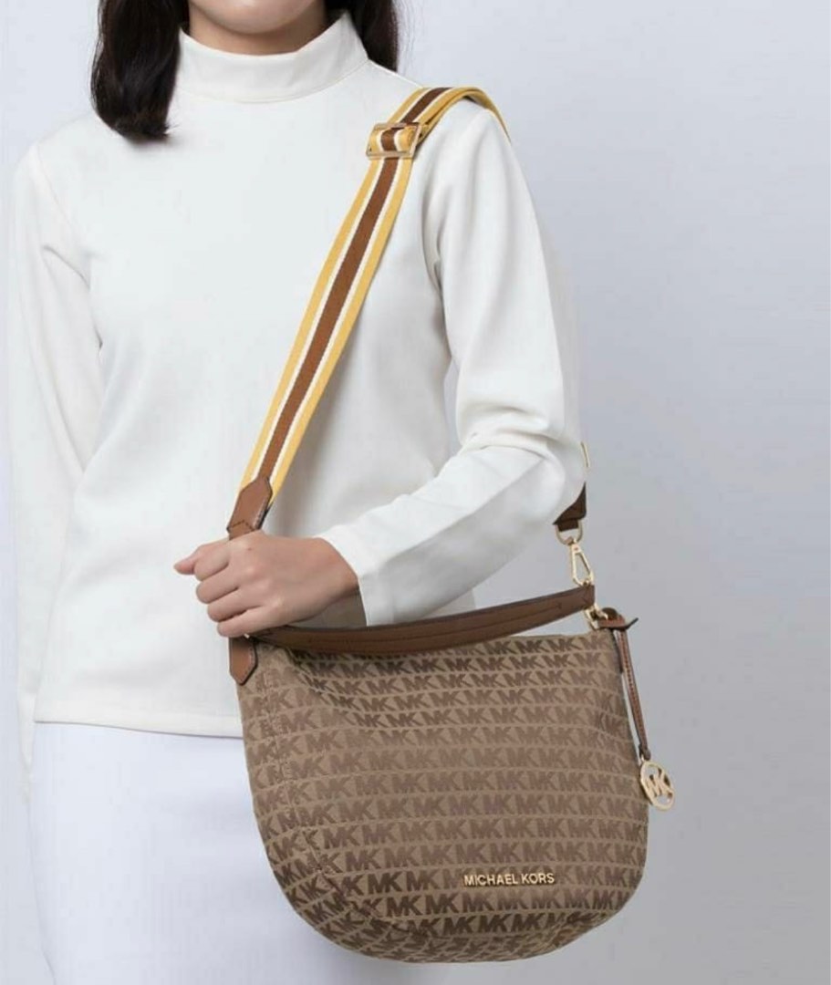 Michael kors bedford medium crescent sales