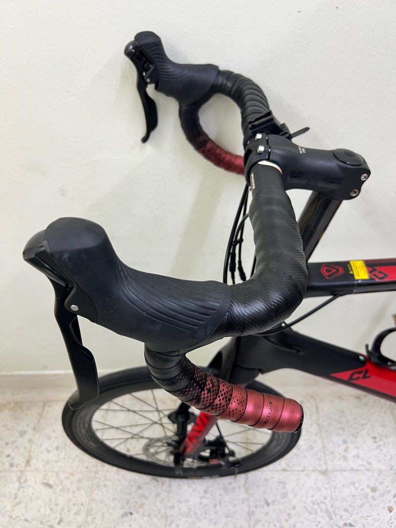 MiniVelo Java CL Carbon (Category: Bicycles) located in Balakong. Submitted by CoachJunHuai (Listing ID 1258125481, Image 2). Description: Java CL Carbon Bukan CL2 Alluminium ya With Dropbar 2x9 Speed Reason for sell : Upgrade .