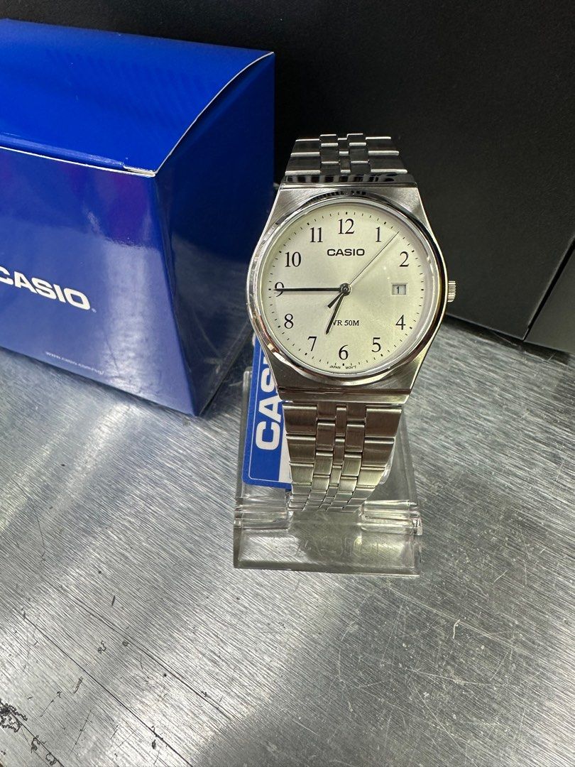 Casio top retro white