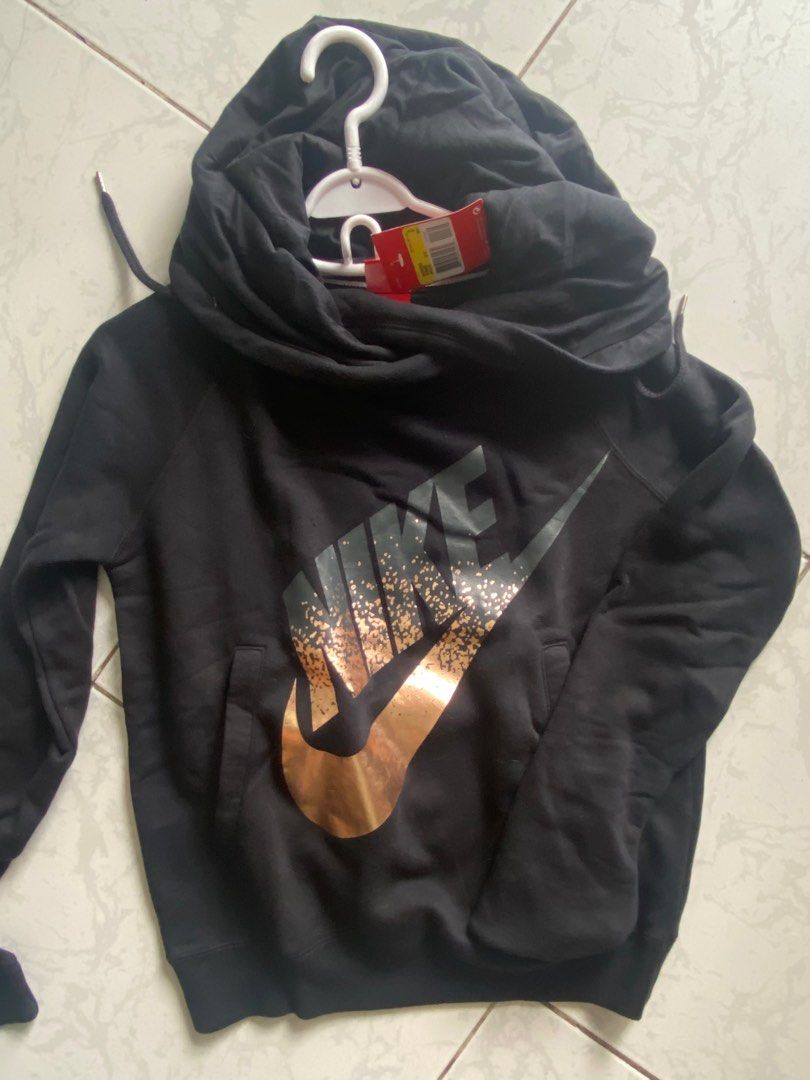 Black nike hoodie shop with rose gold swoosh
