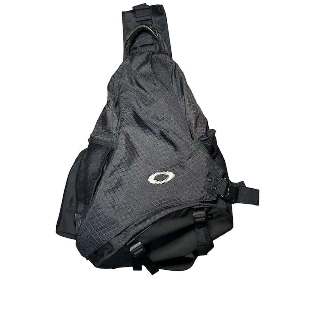 Oakley Software Sandbag Sling Crossbody, Men's Fashion, Bags